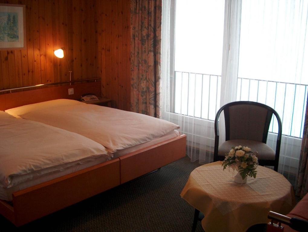 Hotel Restaurant Cristal Braunwald Oda fotoğraf